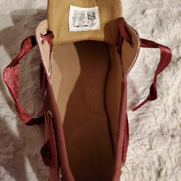 Sperry topsider women's 6.5 boat shoes in red! Super cute, like new! - Picture 6 of 13